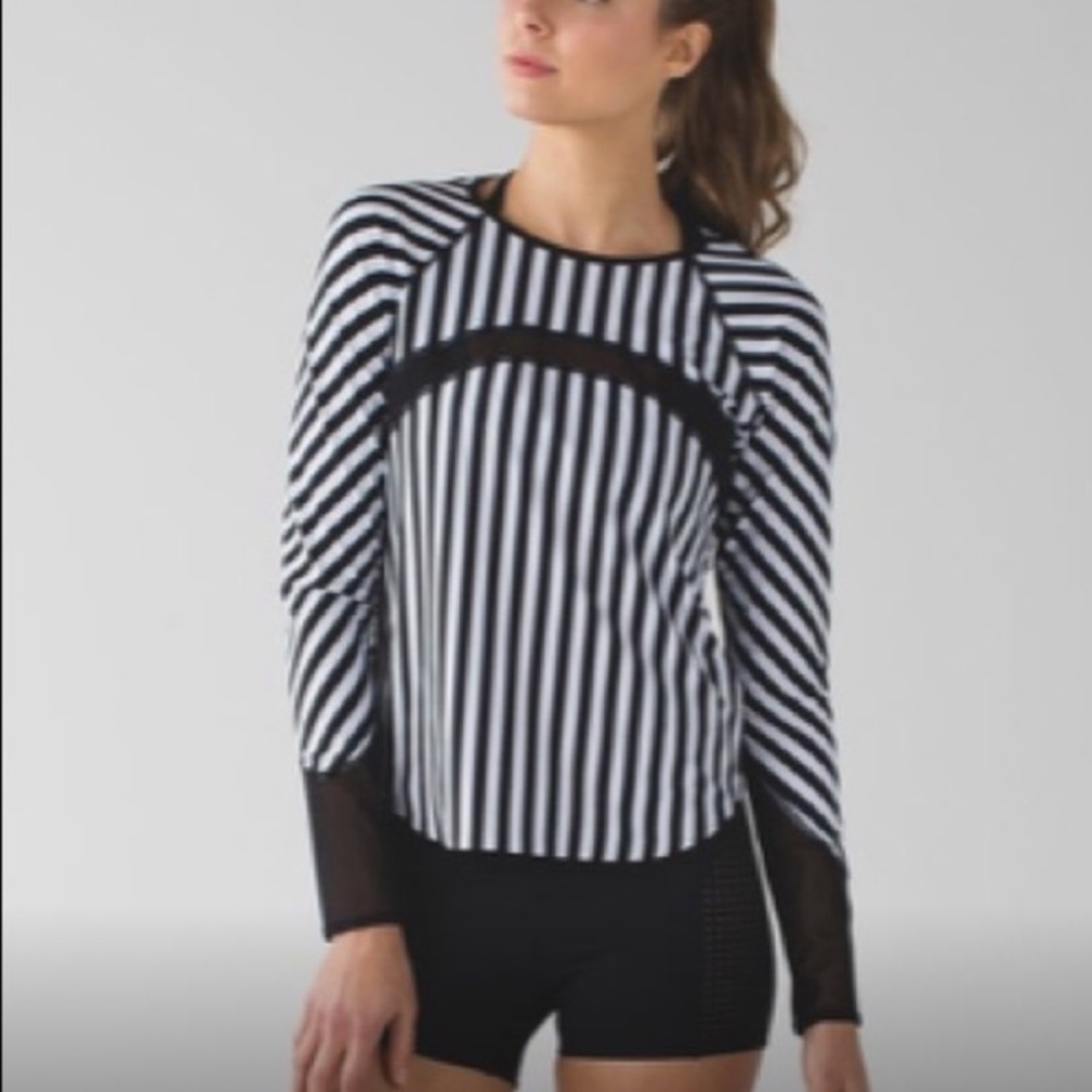 •Lululemon Water Sun Runner Black & White Striped Long Sleeve Size 6 Top #D